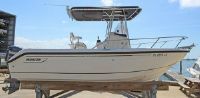 Boston Whaler 210 Outrage