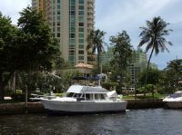 Mainship 430 Trawler Aft Cabin