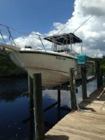 Boston Whaler 26 Outrage Center Console