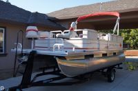 Sun Tracker 190 Sport Party Barge