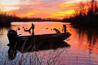 Tracker Grizzly 1860 Sc W/ 40Hp And Custom Trailer