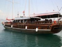 32 M 2004 Ketch