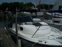 Boston Whaler Conquest 235