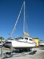 Compac 23 Pilothouse