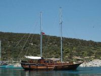 24 M 2 Engines 4 Cabin Laminated Wooden Ketch