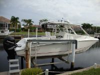 Boston Whaler Outrage 32