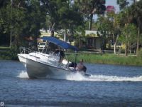 Boston Whaler 25 Outrage Cuddy