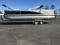 Avalon Catalina Series Entertainer 25'