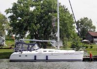 Hunter 41 Aft Cabin Sloop