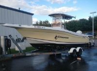 Seaswirl Striper 2301 Center Console