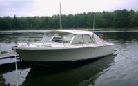 Bertram 25' Cuddy Cabin
