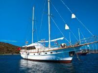 25 M Flybridge Motorsailer