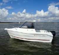 Spectrum 480 Pilothouse