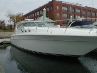 . Sea Ray 440 Sundancer