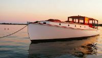Classic "Maine" Yacht Hardtop Picnic Cruiser