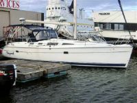 Hunter Sail Cruiser