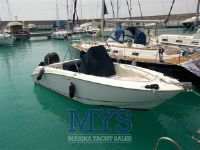 Boston Whaler Outrage 240