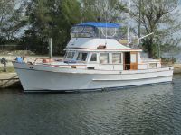 Marine Trader Tri-Cabin