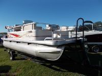 2010 Tracker Bass Buggy 18 20' Pontoon