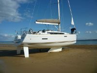 Jeanneau 379 Swing Keel 3'7" Beachable