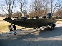 Xpress H 22 Bass Boat