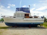 Marine Trader 44 Tri Cabin