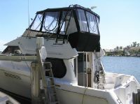 Carver 374 Voyager Diesel Cockpit Motoryacht