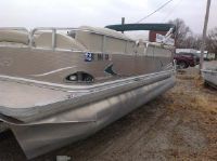 Avalon Tropic 22 Ft.