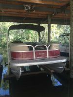 2012 Suntracker 20'  Pontoon Boat