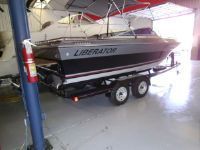 Four Winns Liberator 211