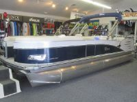 Tahoe Pontoons Cascade Entertainer