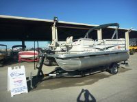 Tracker Party Barge 20