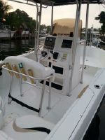 Seaswirl Striper 21 Center Console