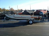 Tracker Boats Guide Special V-17