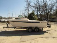 Winchester Cuddy Cabin 1986