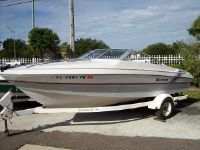 Larson Cuddy Cabin Sport Boat