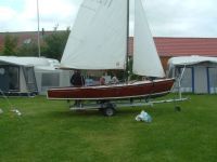 Houten Schakel Open Zeilboot Met Trailer ( Thijss