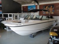 New Boston Whaler 270 Vantage