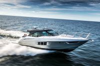 New Cruisers Yachts 45 Cantius Black Diamond
