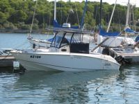 Boston Whaler 240