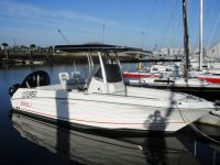 Boston Whaler 220