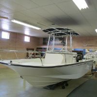 Boston Whaler Montauk 210
