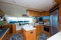 Horizon Motor Yachts E73