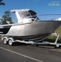 Oz-Craft 640 Ht Centre Cabin