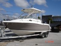 Robalo R225 Walk Around
