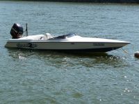 Connelly 1900 Outboard Ski Boat